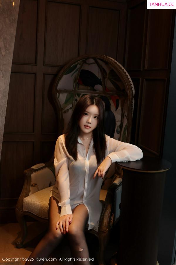   [XiuRen]高清写真图 2025.03.07 No.9983 小薯条nienie 美腿黑丝第17张图片